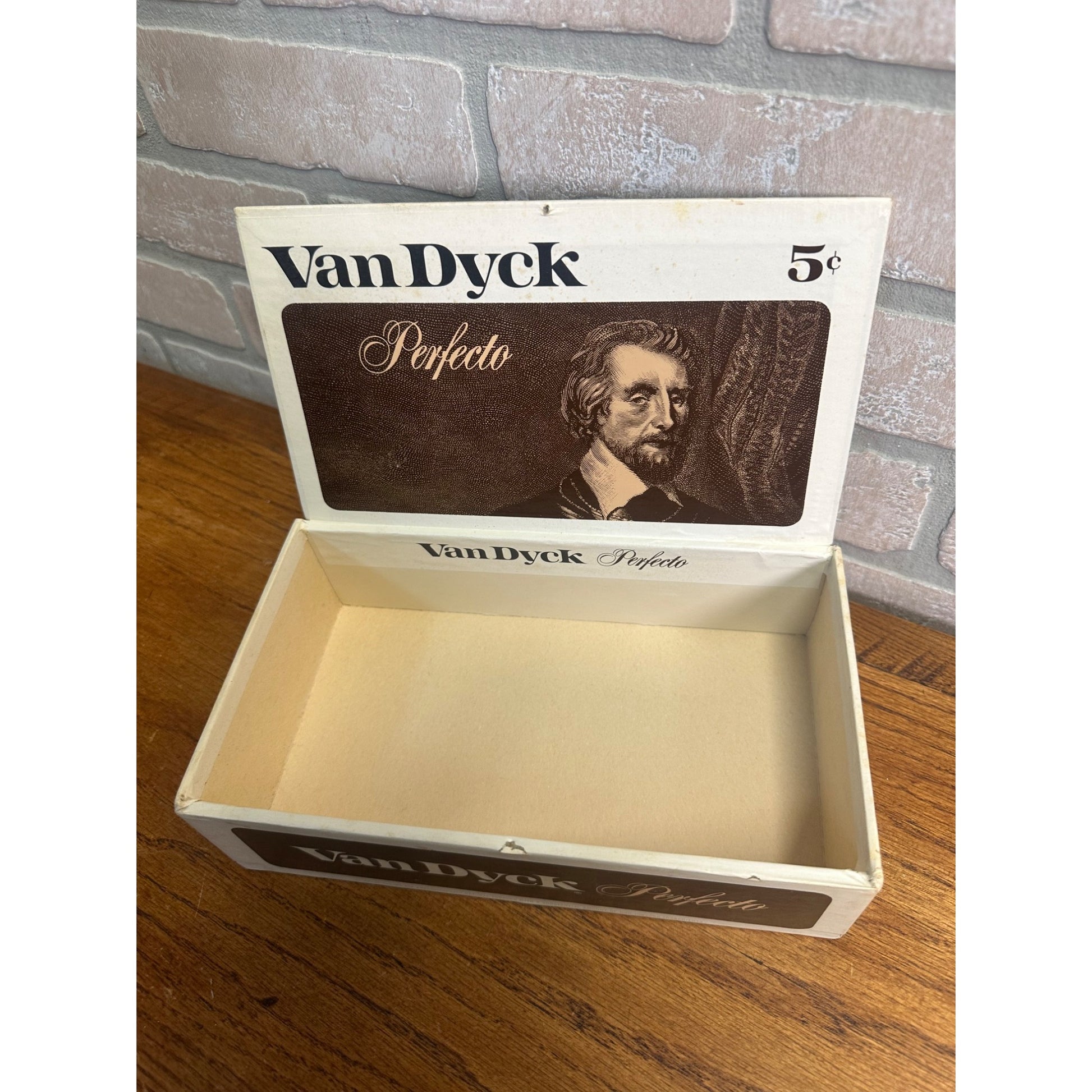 Vintage Van Dyck Perfecto Cigar Box Pressed Cardboard Advertising
