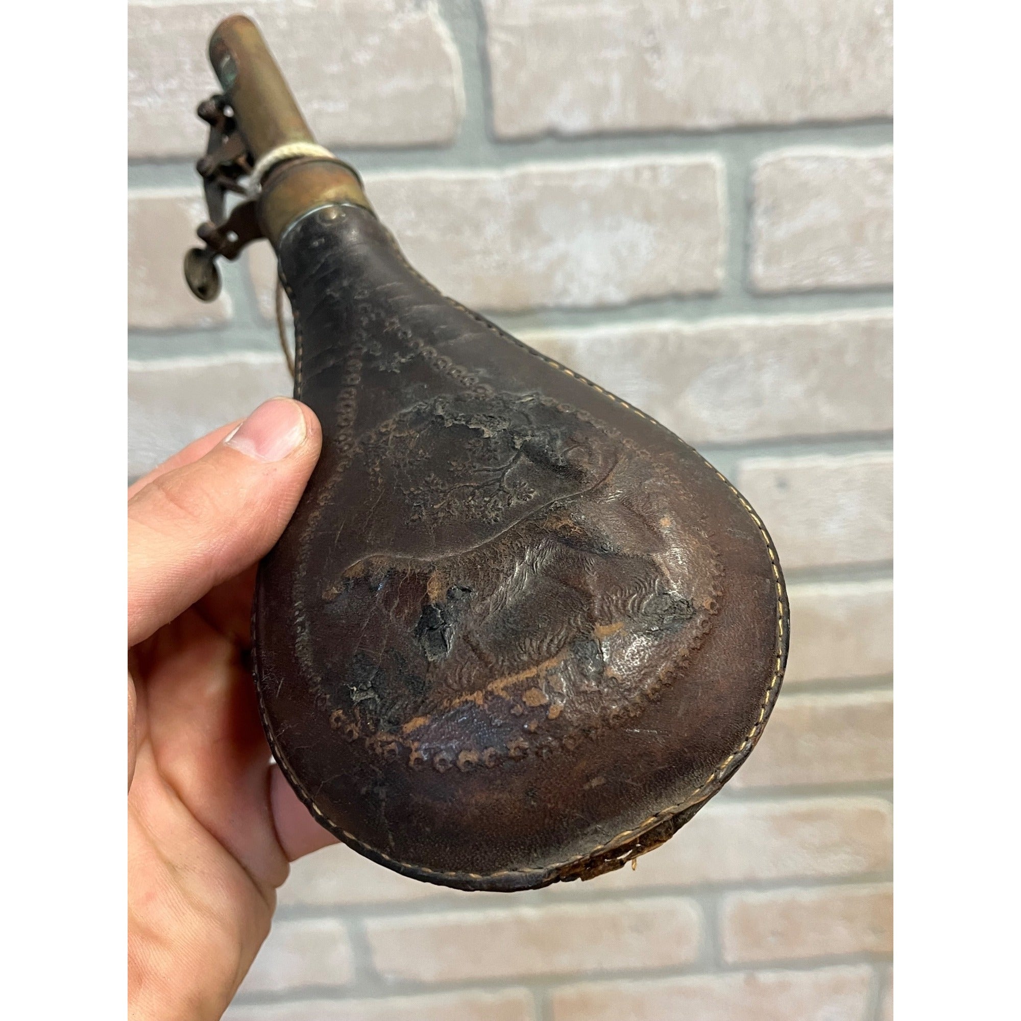 Old American Flask & Cap Co. Leather & Brass 4Lbs Gun Powder Flask Dog Scene