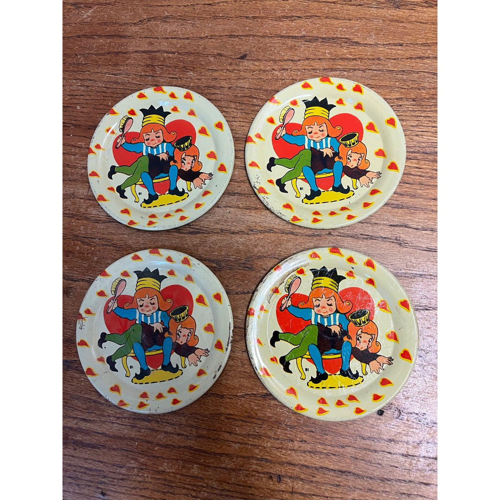 Vintage Ohio Art # 81 BK Benjamin Queen of Hearts Child’s Tin Tea Saucers 1940s