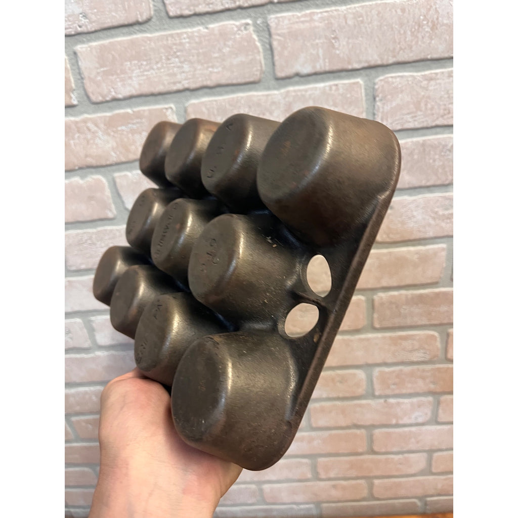 Griswold No.10 Cast Iron Popover Muffin Pan 949C Erie PA USA Vintage 11 Cup