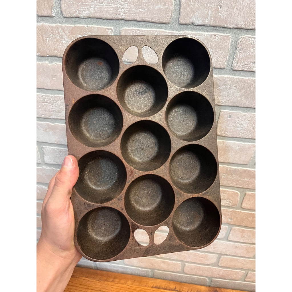 Griswold No.10 Cast Iron Popover Muffin Pan 949C Erie PA USA Vintage 11 Cup