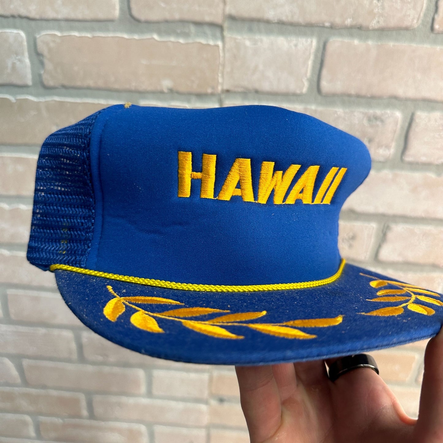 HAWAII HAT CAP SNAPBACK TRUCKER MESH VTG PEARL HARBOR MILITARY BLUE GOLD MARINES