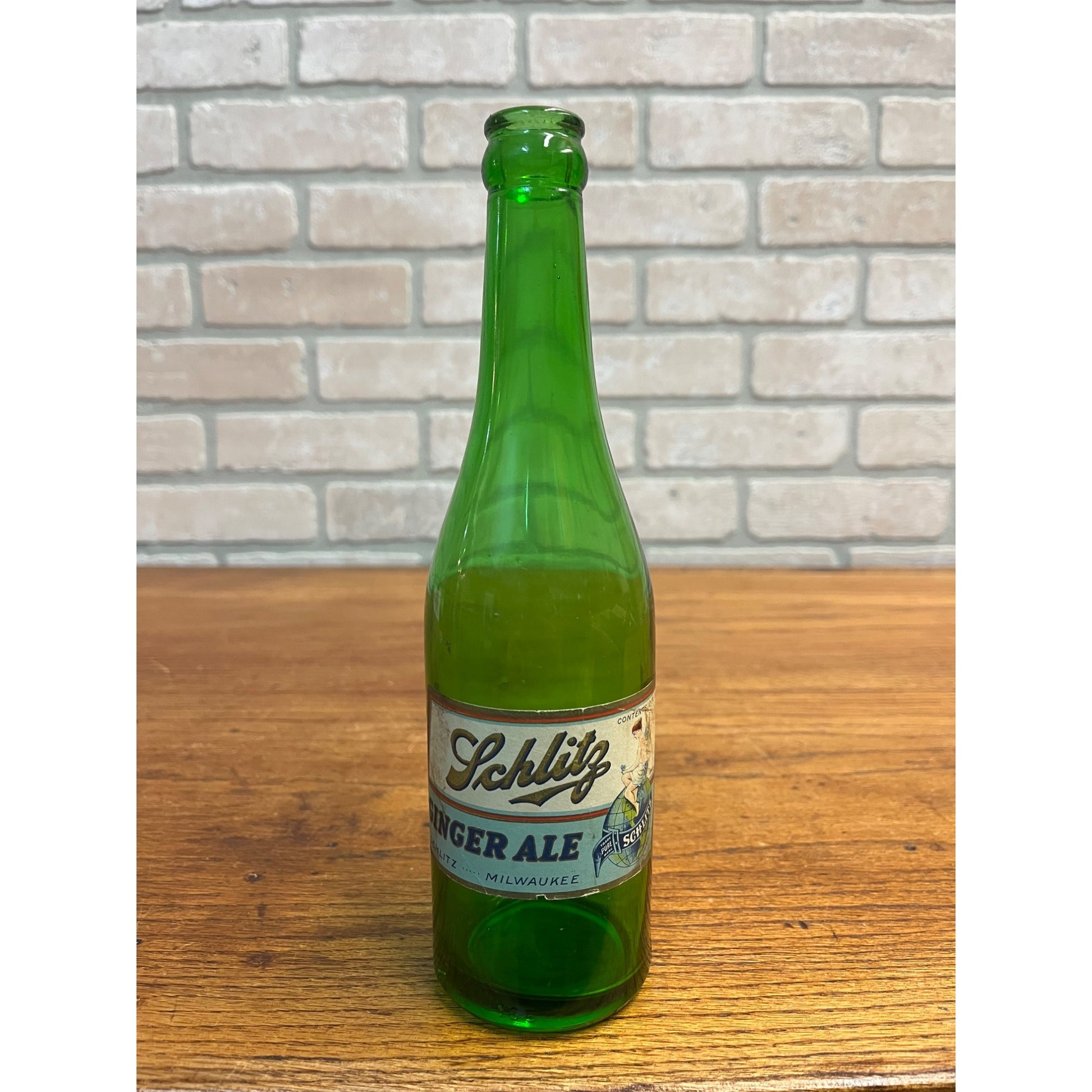 Vintage Schlitz Beer Ginger Ale Prohibition Soda Bottle Label Milwaukee WI 12oz