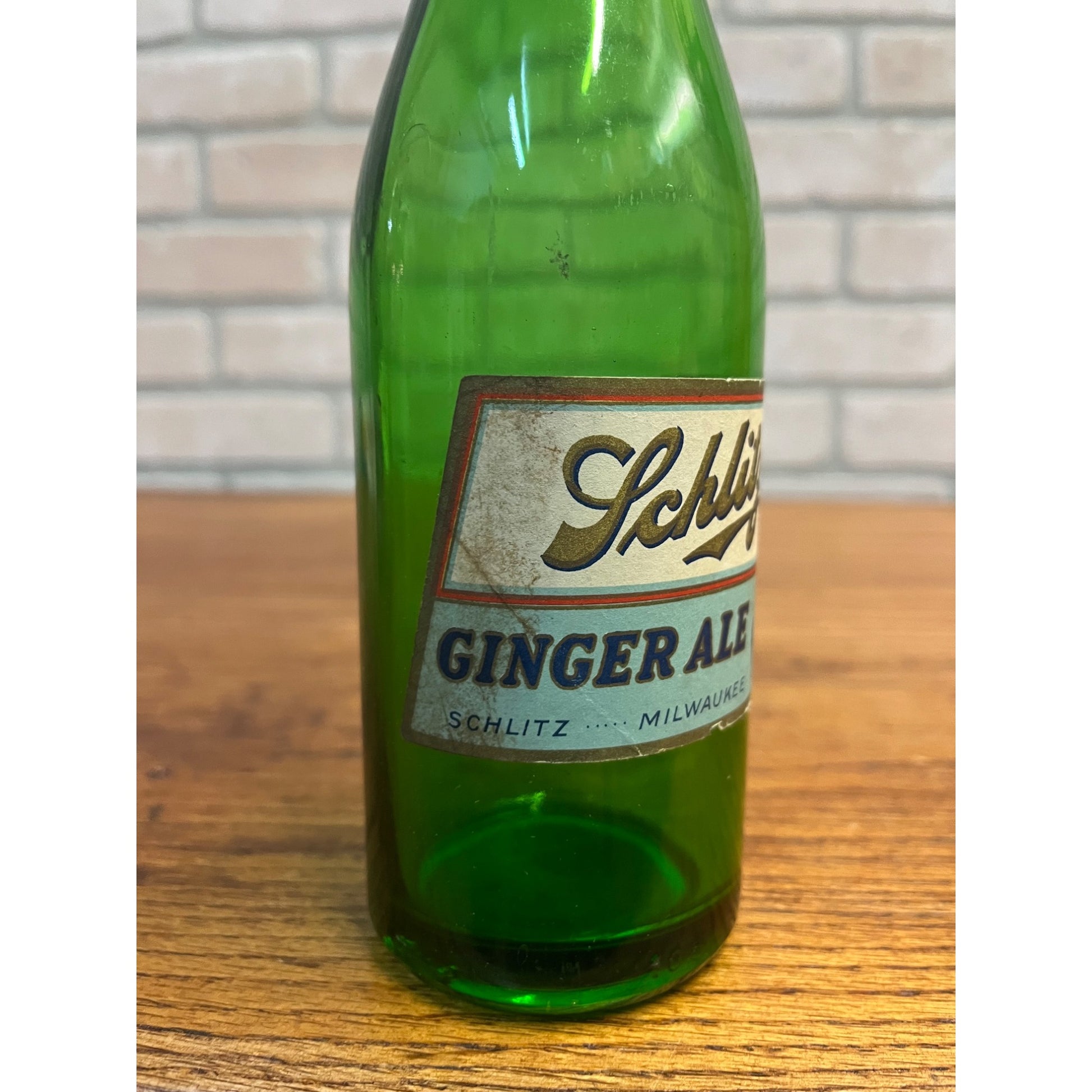 Vintage Schlitz Beer Ginger Ale Prohibition Soda Bottle Label Milwaukee WI 12oz