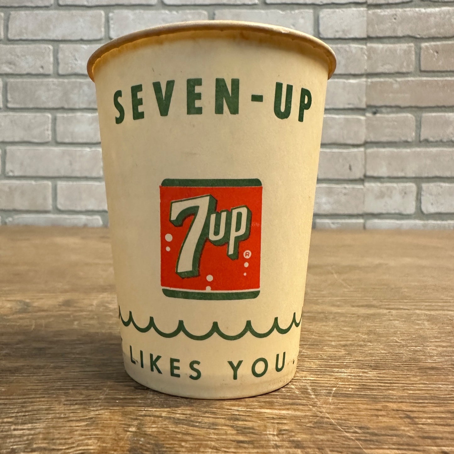 Vintage 7up Wave Border 9oz Soda Promotional Wax Paper Cup