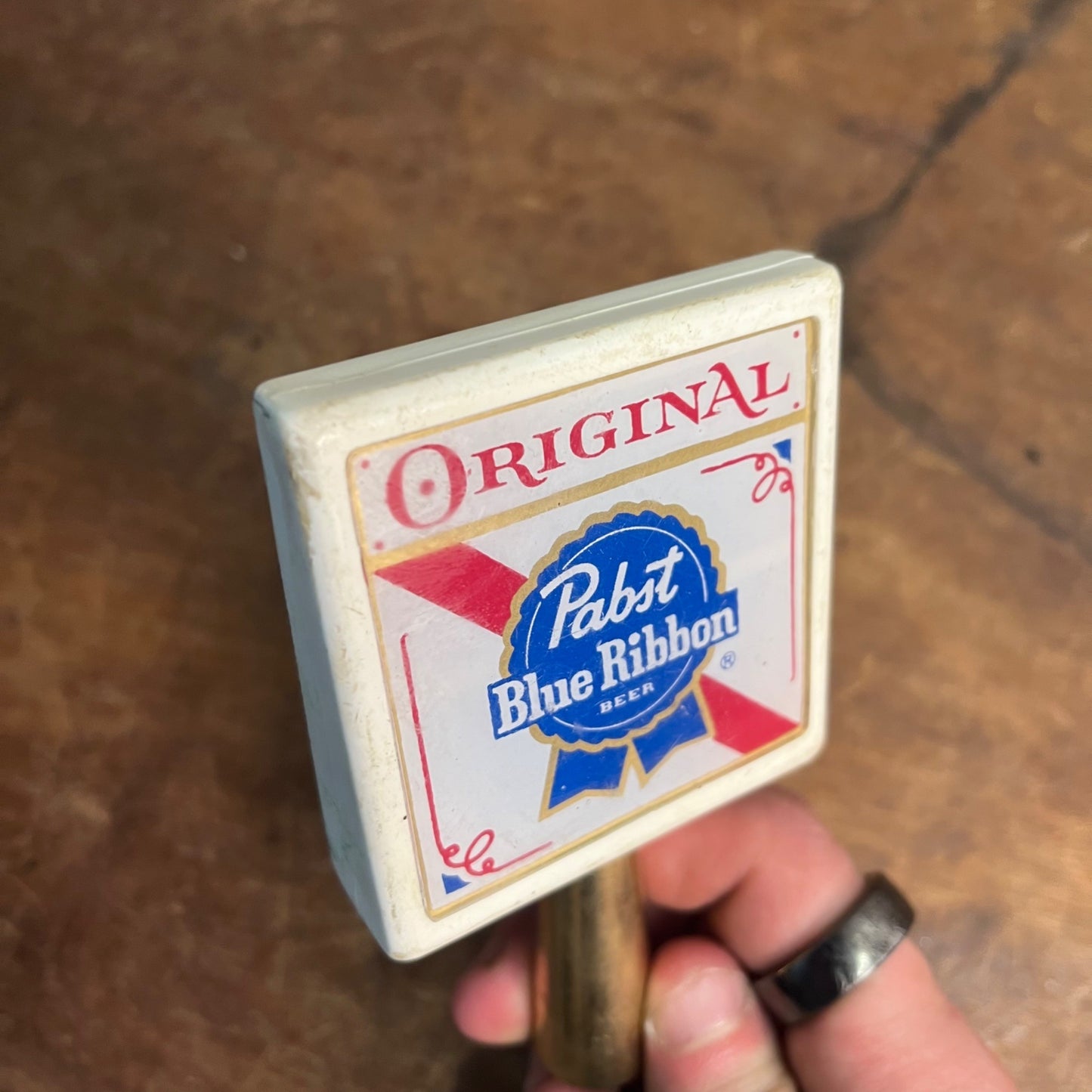 VINTAGE PABST BLUE RIBBON BEER TAP HANDLE KNOB HARD PLASTIC 4.75"