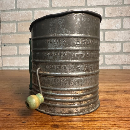 Vtg. Bromwell’s Metal Measuring Sifter 5 Cup With Green Handle