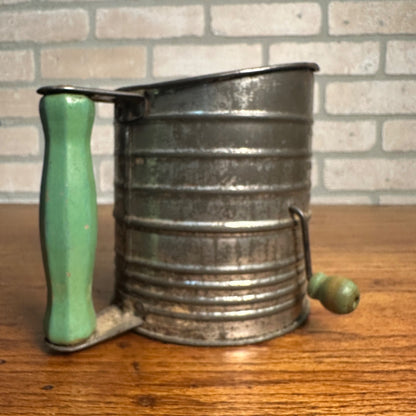 Vtg. Bromwell’s Metal Measuring Sifter 5 Cup With Green Handle