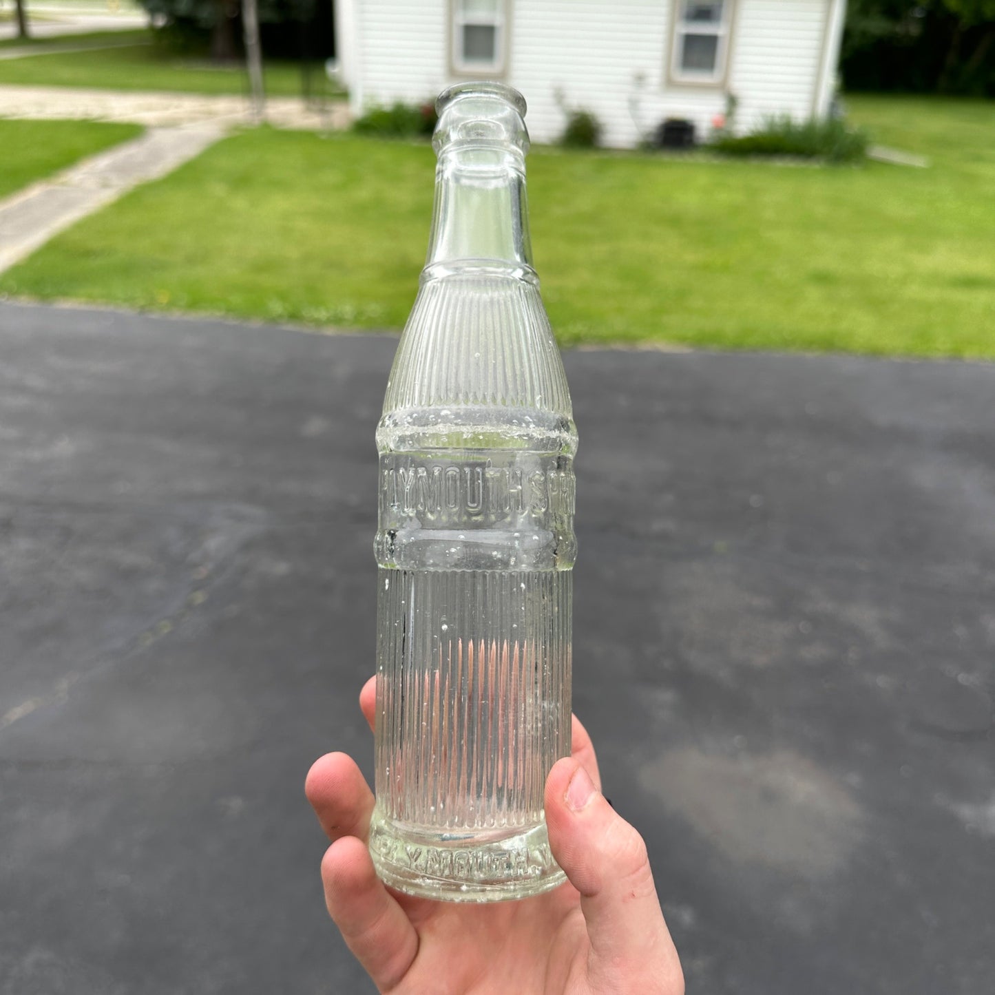 VINTAGE PLYMOUTH SPRINGS BOTTLING CO. 7oz WISCONSIN ART DECO RIBBED SODA