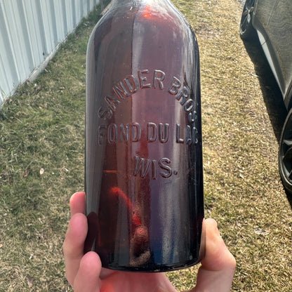 PRE-PROHIBITION SANDERS BROS QUART AMBER BROWN BEER BOTTLE FOND DU LAC WIS BLOB