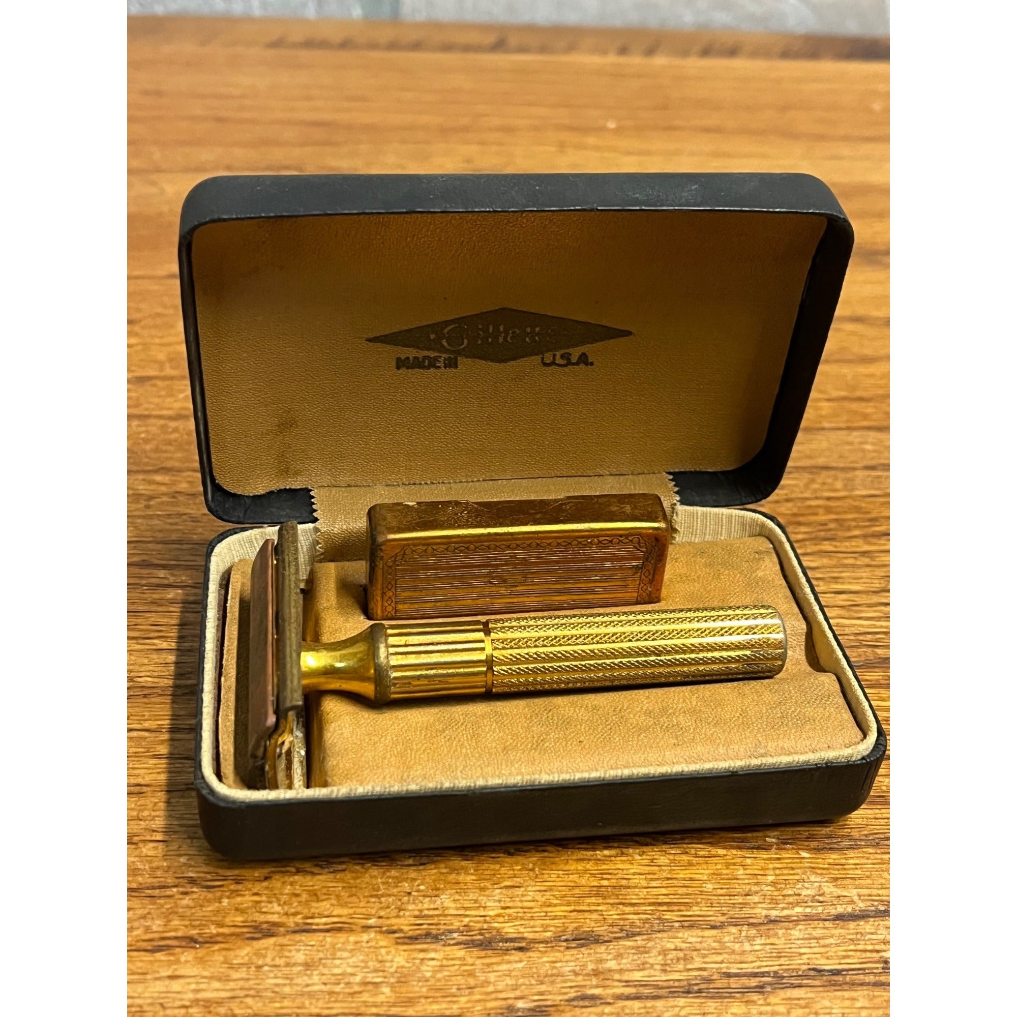 Vintage 1940's Gold Tech Gillette Fat Handle Safety Razor Case & Blade Holder
