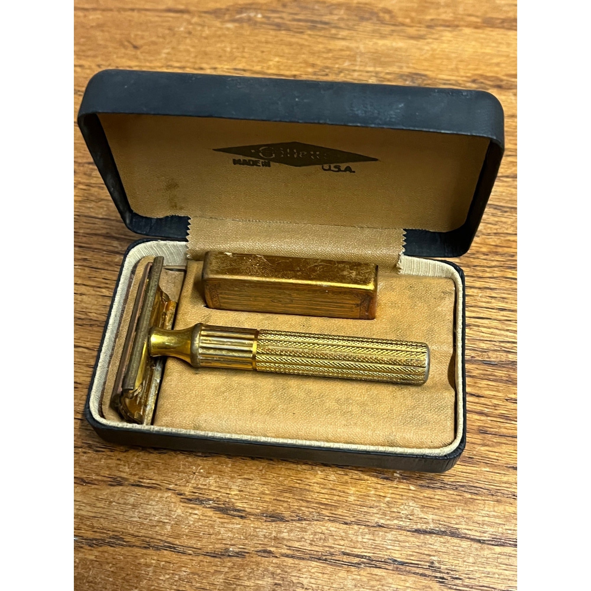Vintage 1940's Gold Tech Gillette Fat Handle Safety Razor Case & Blade Holder