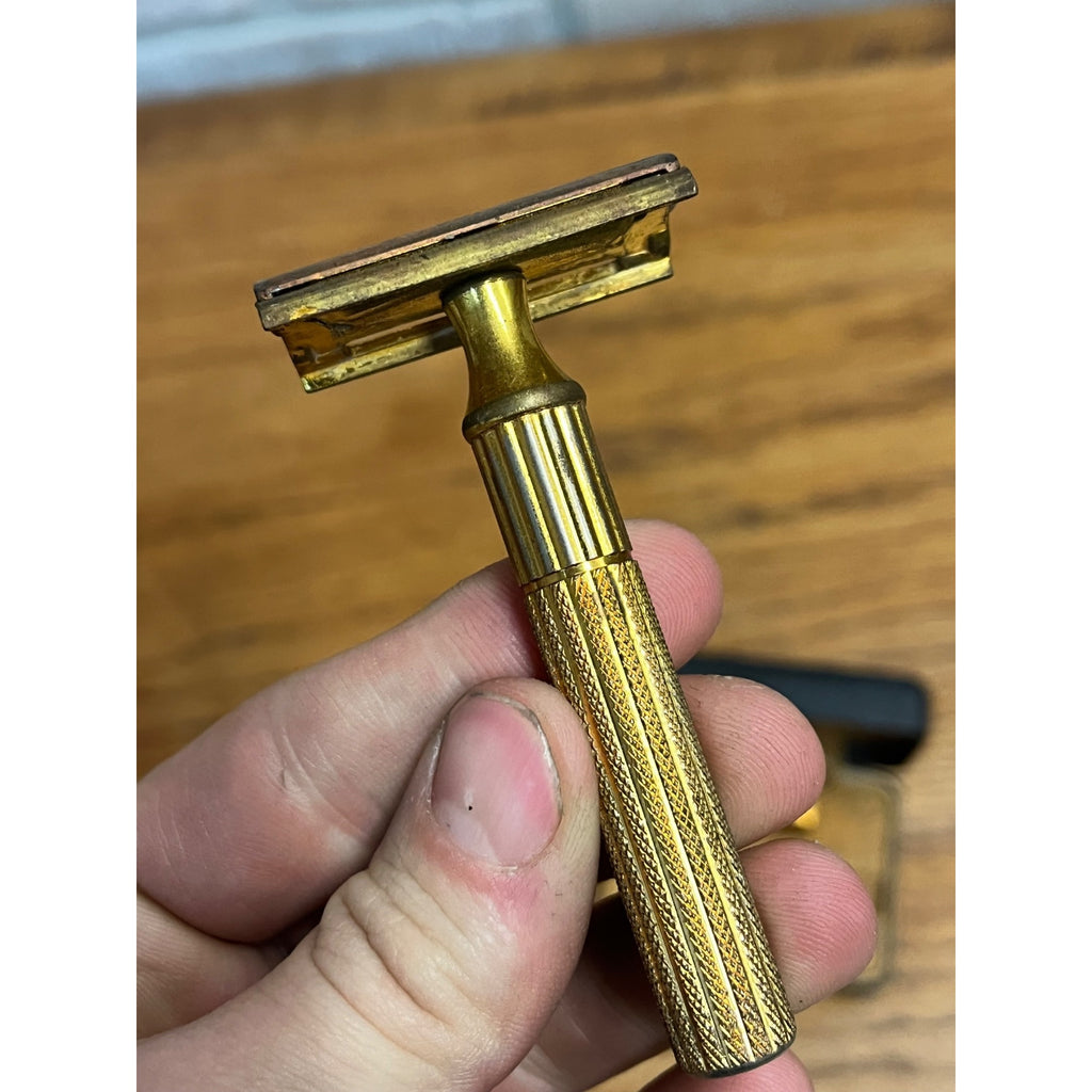 Vintage 1940's Gold Tech Gillette Fat Handle Safety Razor Case & Blade Holder