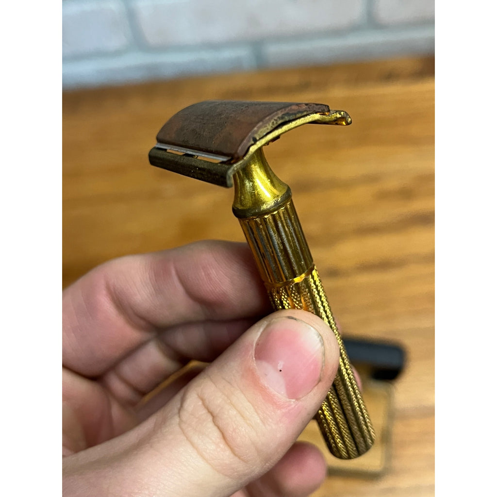 Vintage 1940's Gold Tech Gillette Fat Handle Safety Razor Case & Blade Holder