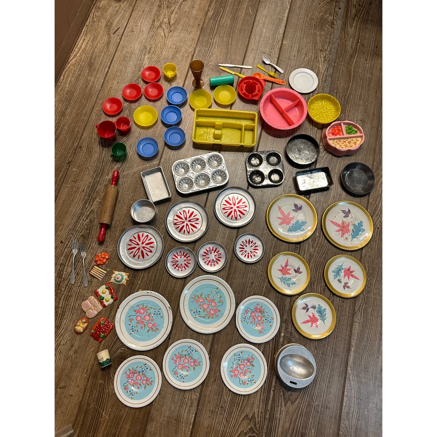 Vintage Child's Bakeware Play Food Set Tins Plates Kitchen Utensils