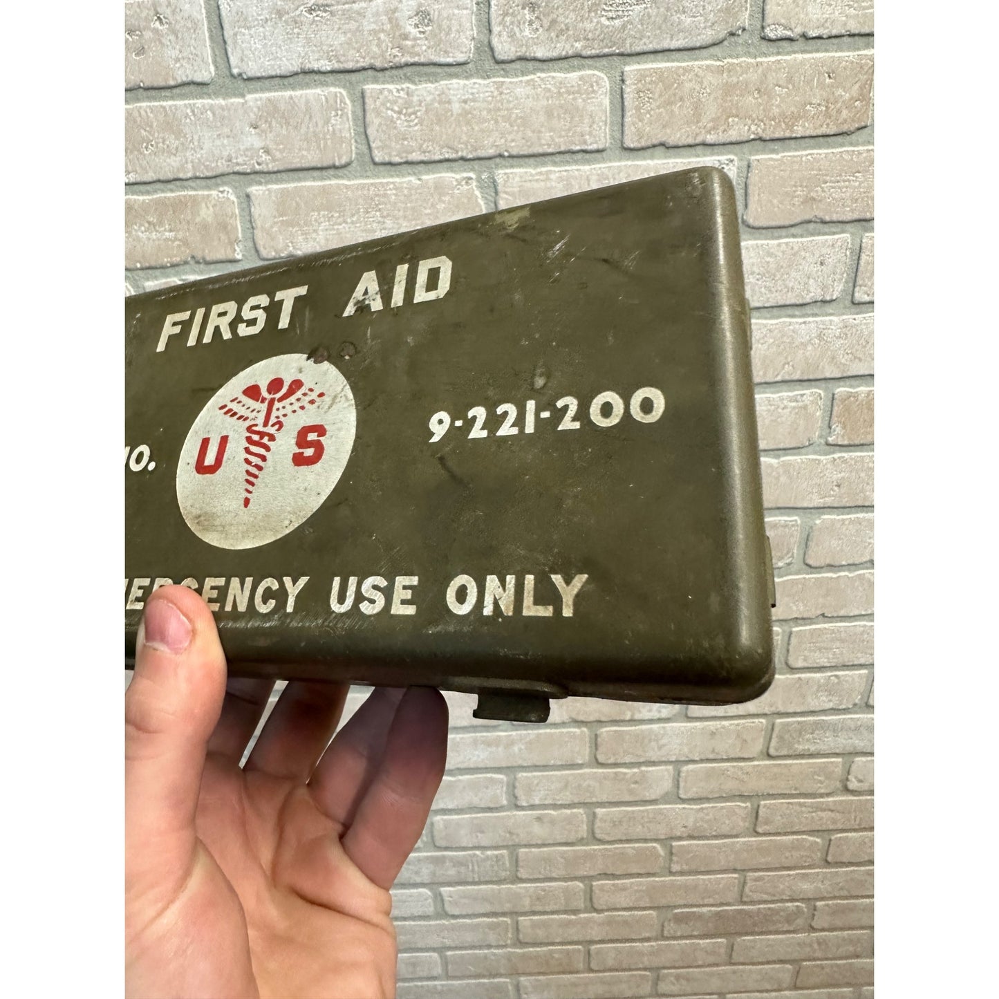 WW2 US ARMY JEEP VEHICLE EMERGENCY FIRST AID KIT METAL BOX MEDICAL EMPTY WWII