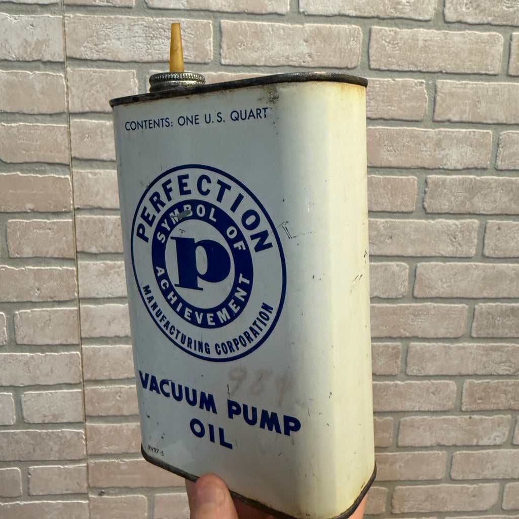 Vintage Perfection Vacuum Pump Oil Can One Quart Canco Size Delavan, Wisconsin