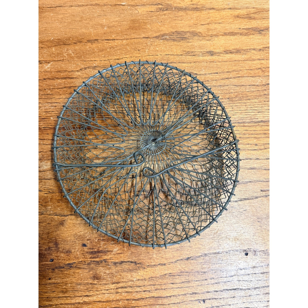 Antique Collapsable Wire Egg Basket Folding Primitive Antique boiling strainer