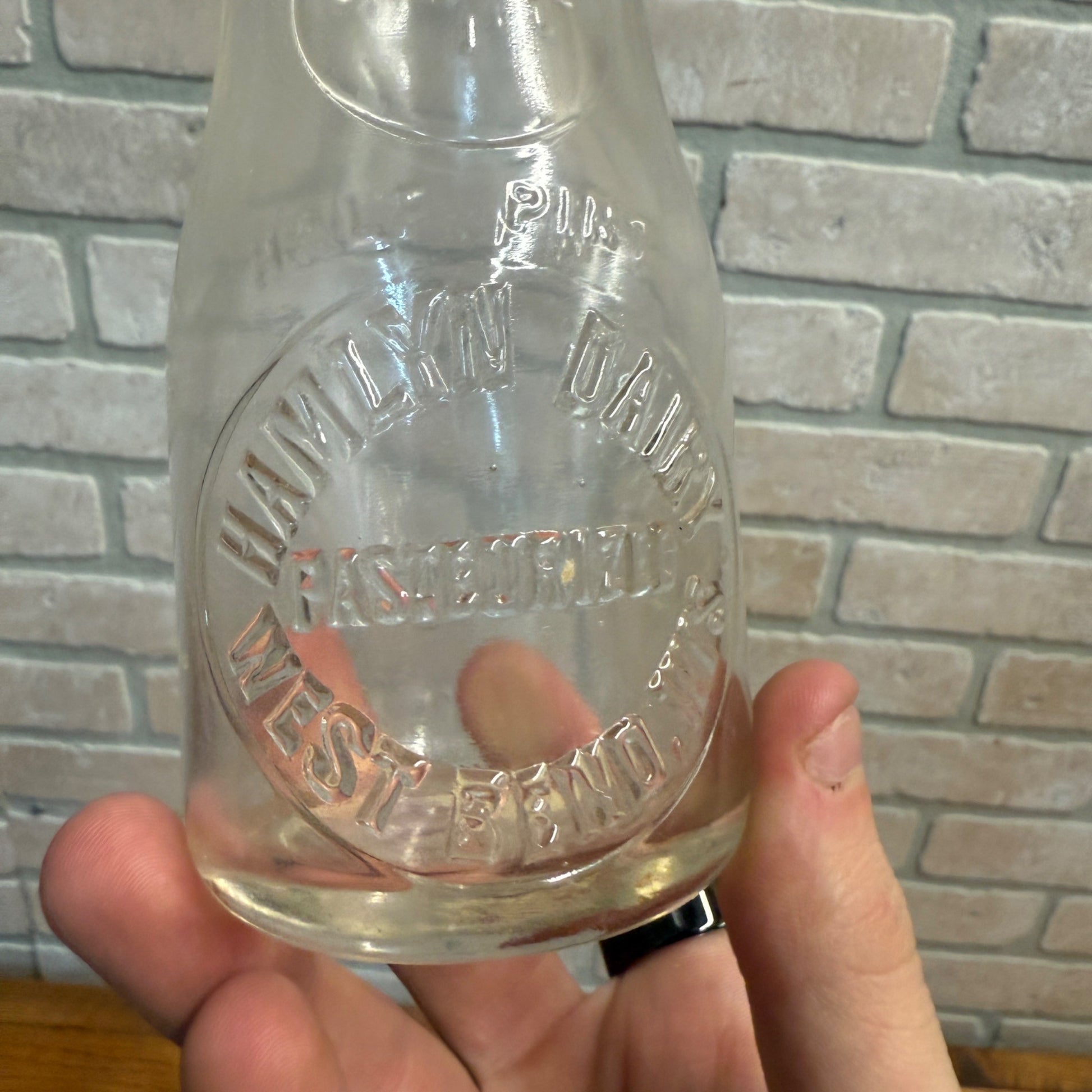 RARE Vintage Hamlyn Dairy West Bend Wis Half Pint Bottle WI Wisconsin