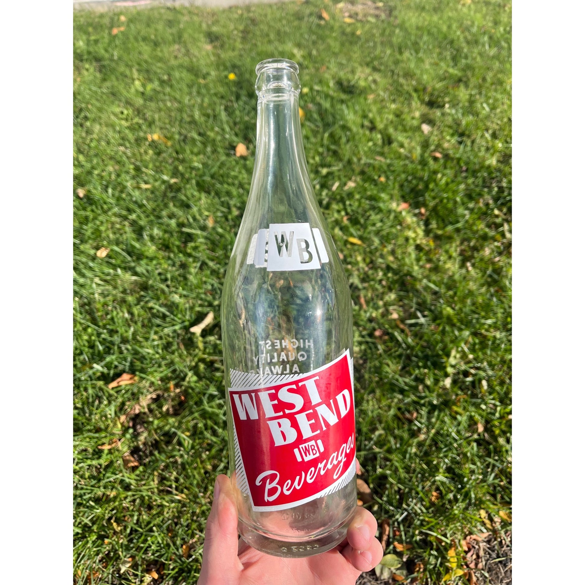 Vintage West Bend Beverages WB Soda Bottle ACL 1pt 12oz Wisconsin Wis WI