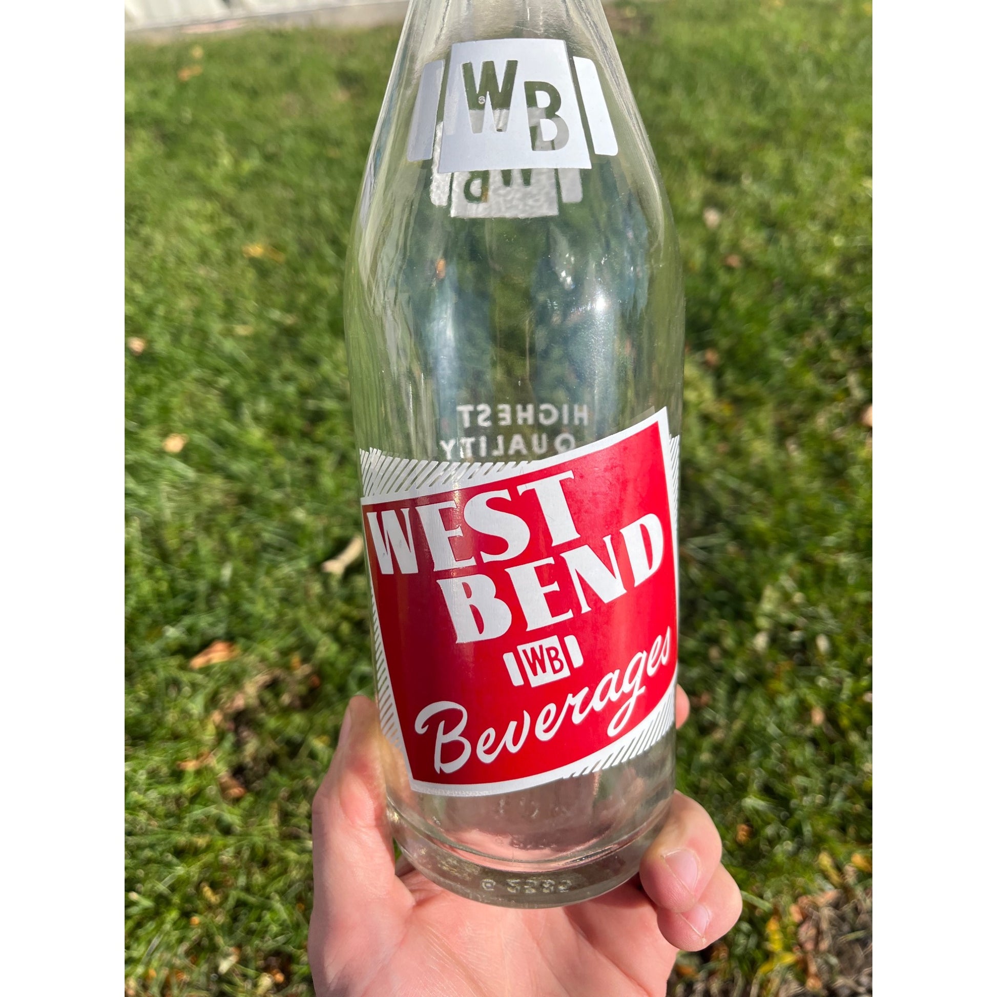 Vintage West Bend Beverages WB Soda Bottle ACL 1pt 12oz Wisconsin Wis WI