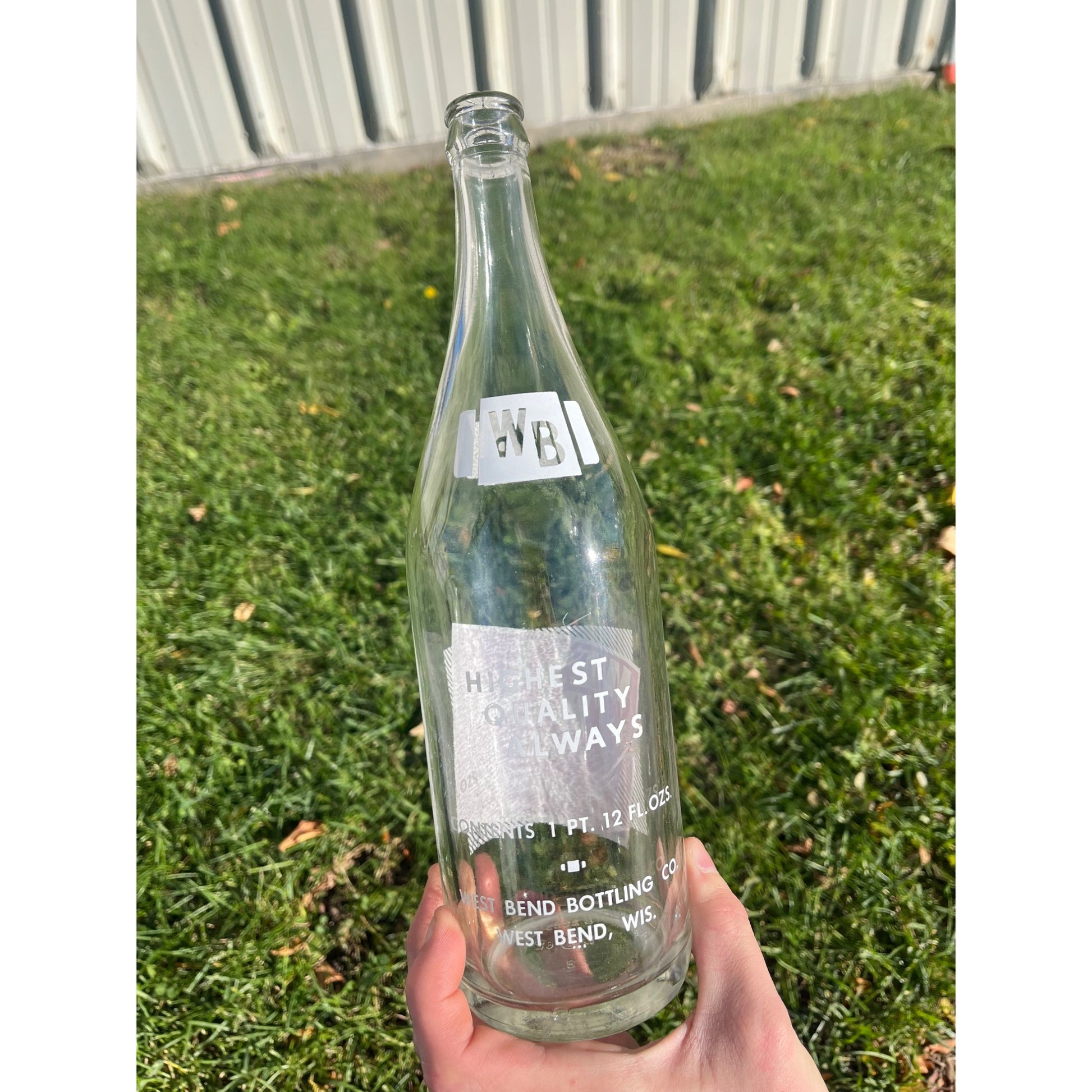 Vintage West Bend Beverages WB Soda Bottle ACL 1pt 12oz Wisconsin Wis WI