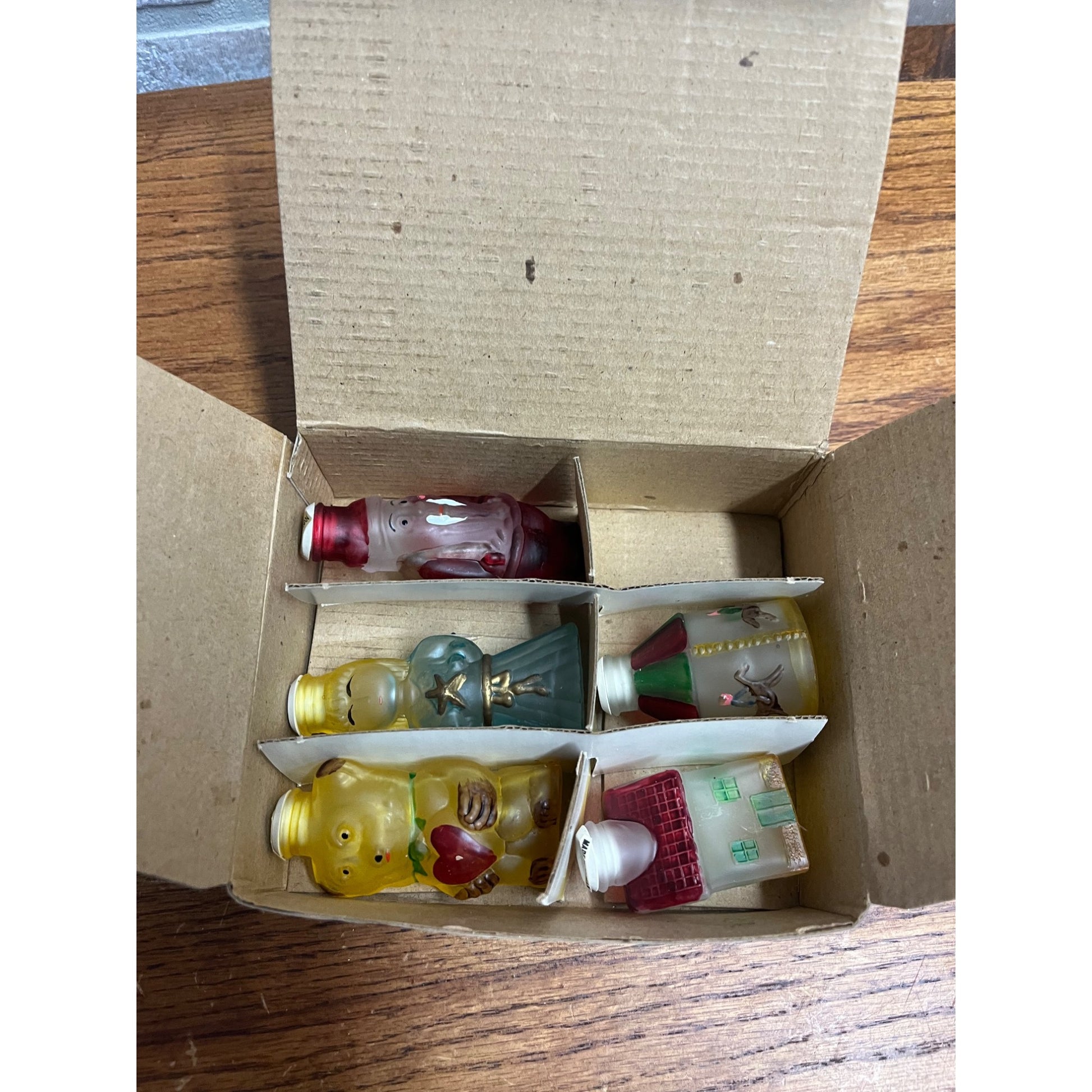 Box of 5 Vintage Lillian Vernon Christmas Light Covers House Santa, Angel, House ++