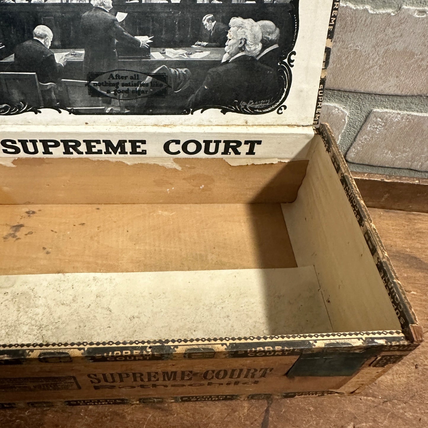 RARE Vintage Supreme Court Rothschilds Wooden Cigar Box Fond du Lac Wis