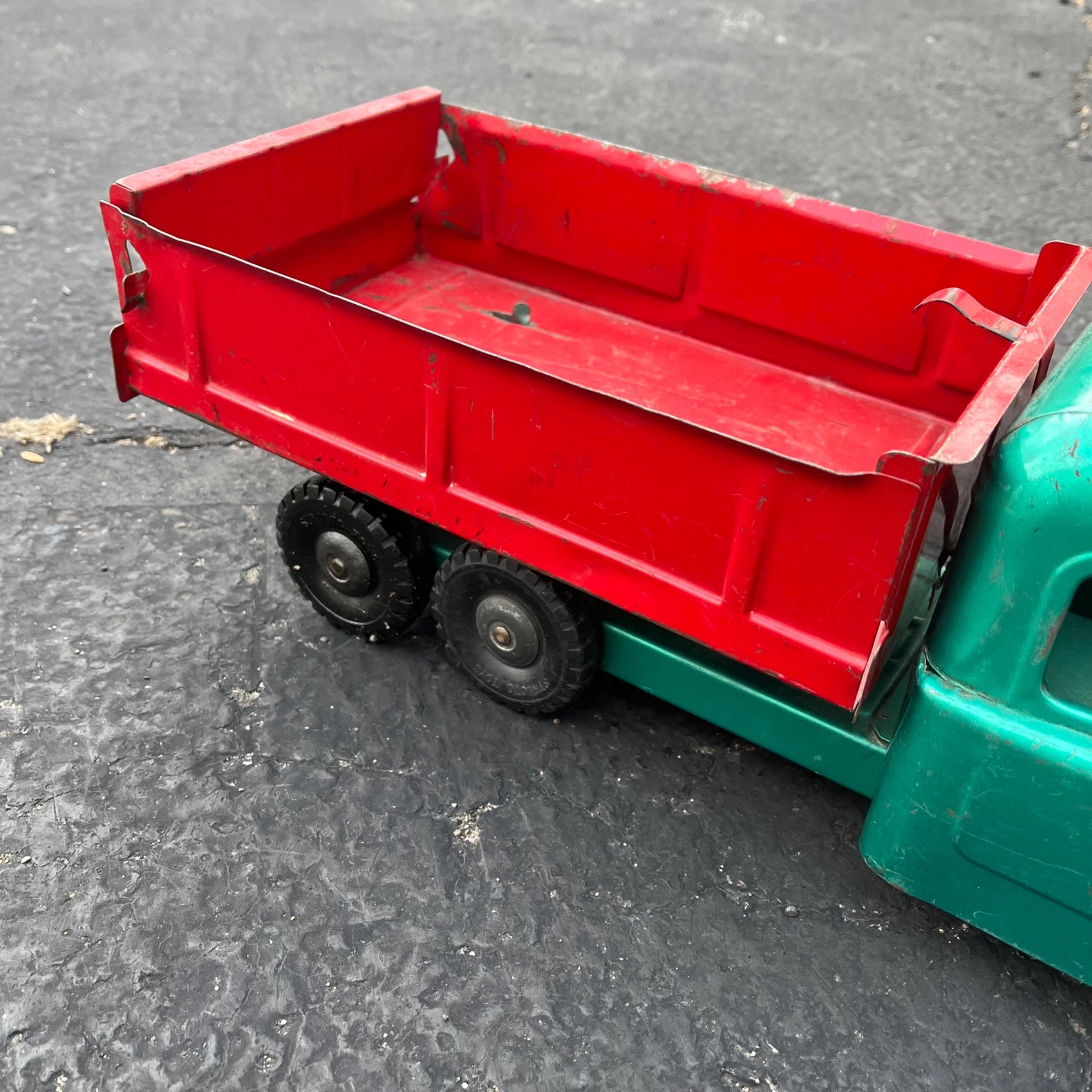 Vintage Structo Green & Red Dump Truck 19.5" Pressed Steel Toy