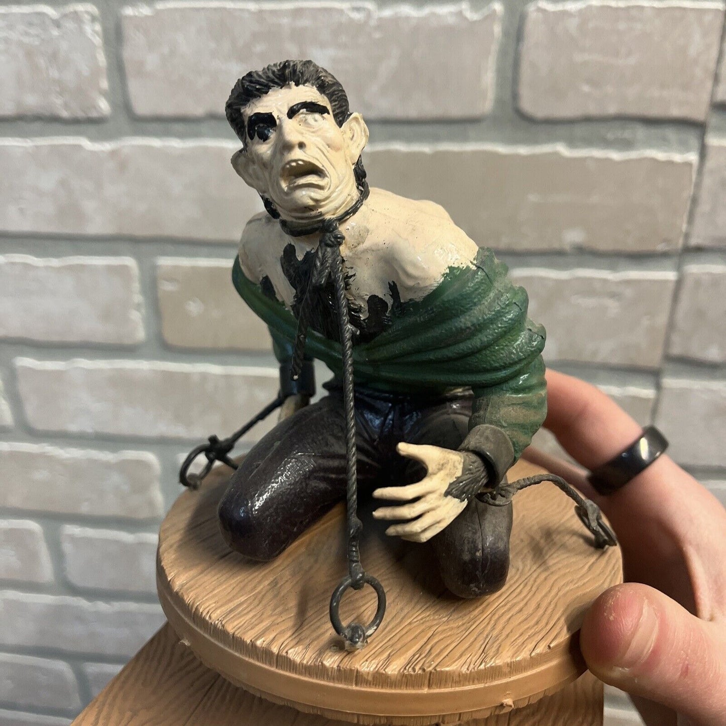 Vintage 1963 Hunchback of Notre Dame Aurora Plastic 7" Figure Model Kit