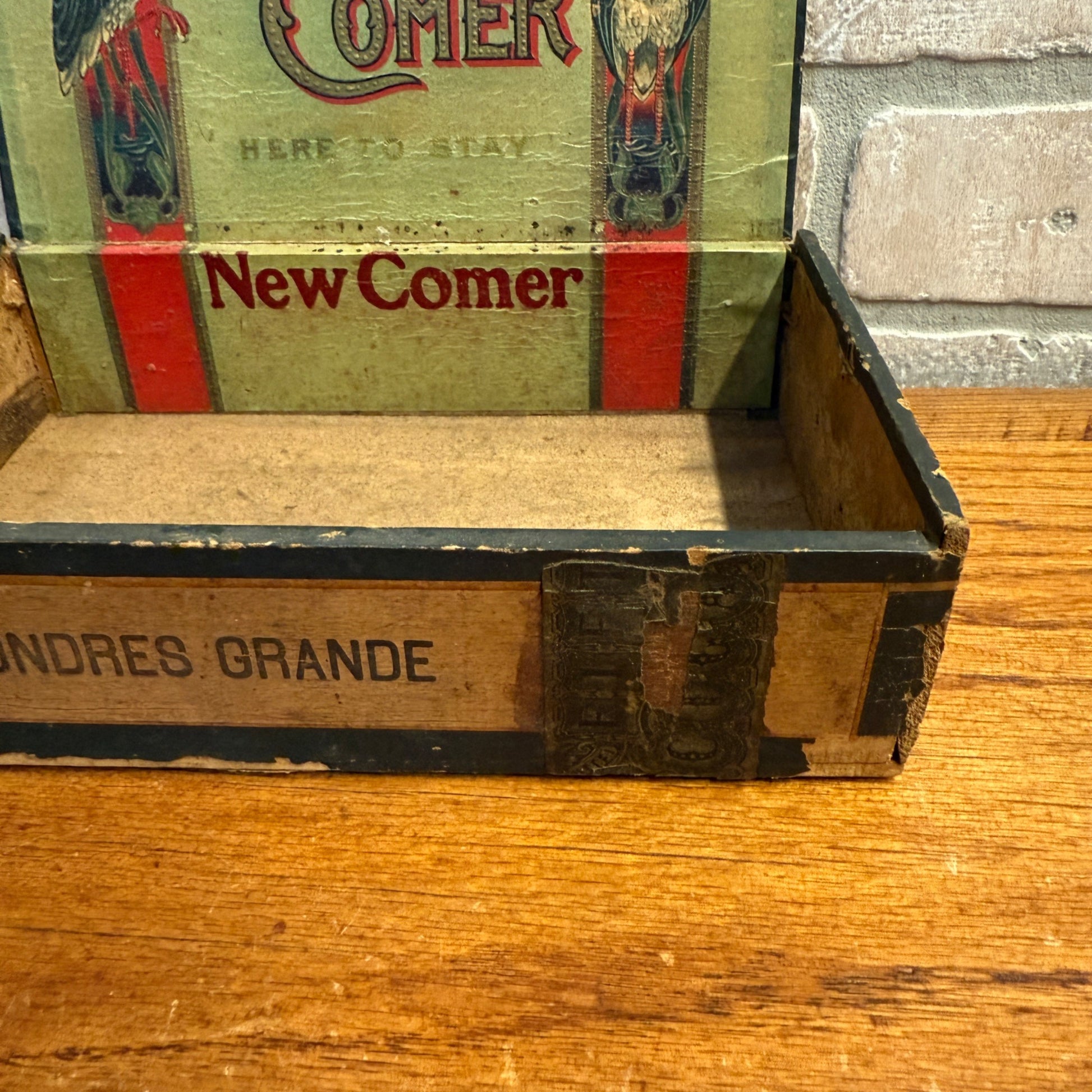 Vintage New Comer Cigar Wooden Box Wooden Advertising Display Eau Claire Wis