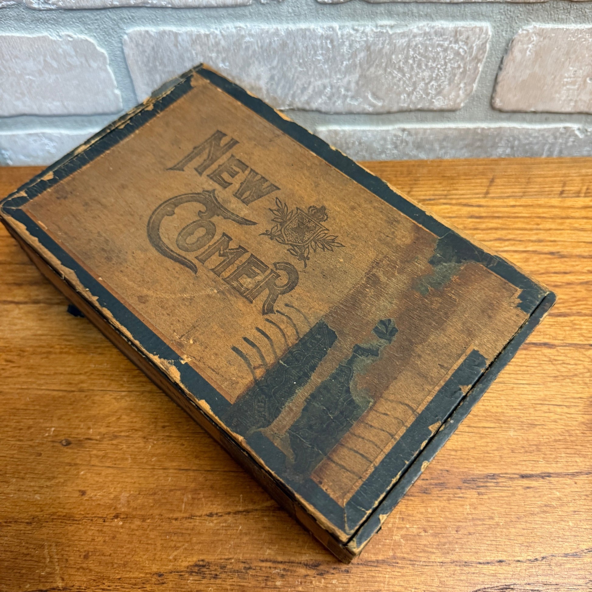 Vintage New Comer Cigar Wooden Box Wooden Advertising Display Eau Claire Wis