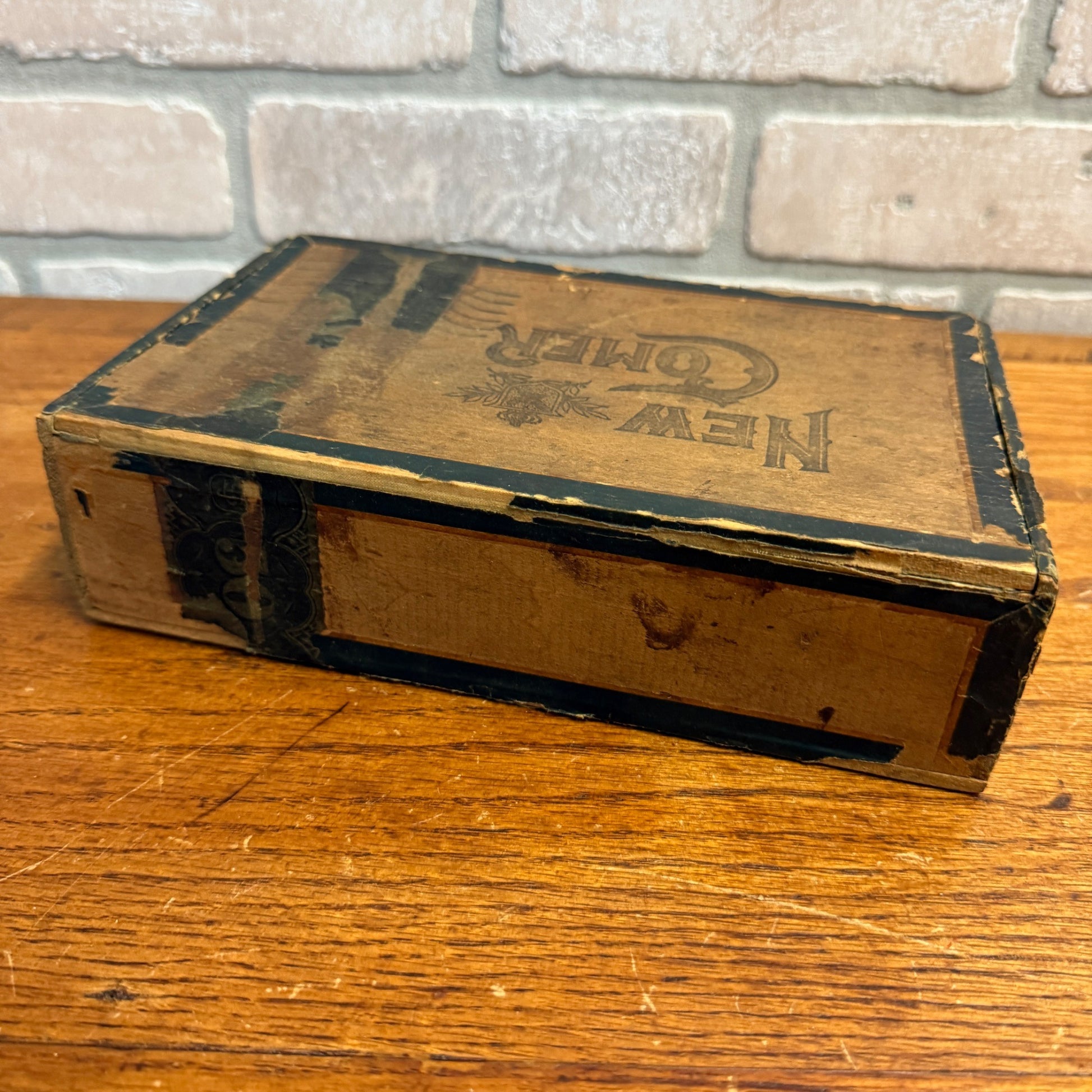 Vintage New Comer Cigar Wooden Box Wooden Advertising Display Eau Claire Wis