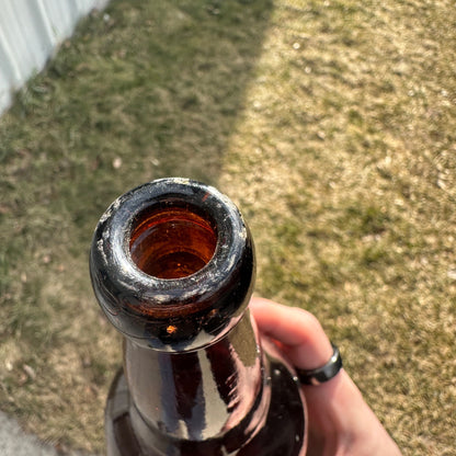 PRE-PROHIBITION SANDERS BROS QUART AMBER BROWN BEER BOTTLE FOND DU LAC WIS BLOB