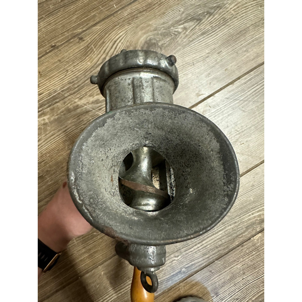 VINTAGE 1930S MORAVIA #8 CRANK MEAT GRINDER CHOPPER CZECHOSLOVAKIA CAST IRON