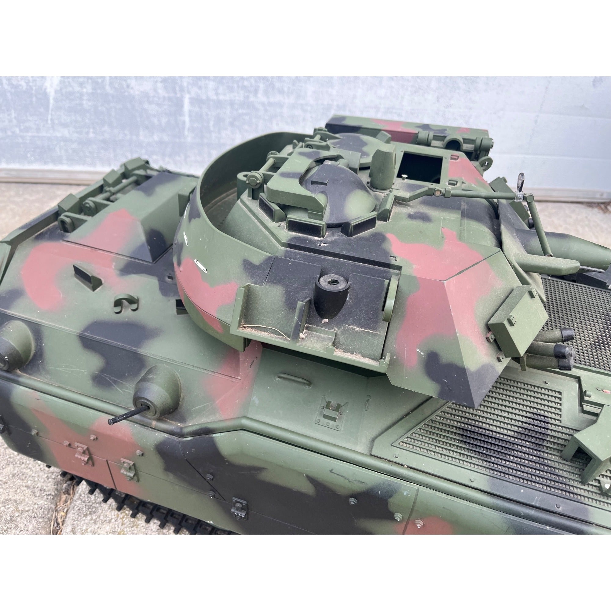 Huge 21st Century Toys Dragon GI Joe 1:6 Scale Tank M2 Bradley - As-Is - Parts