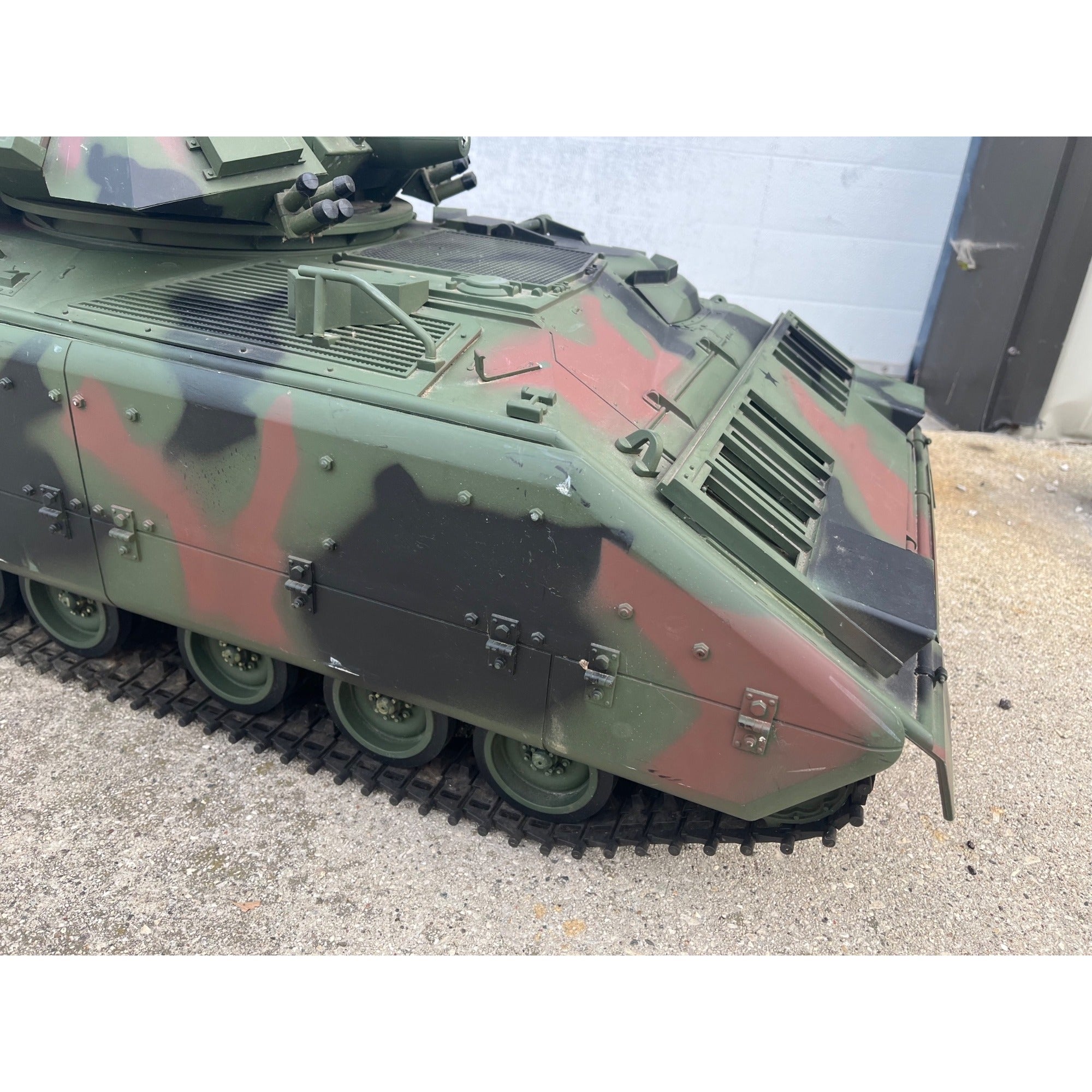Huge 21st Century Toys Dragon GI Joe 1:6 Scale Tank M2 Bradley - As-Is - Parts