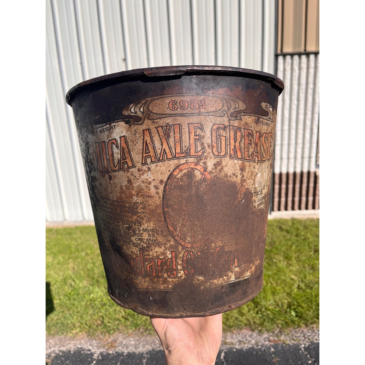 Antique Vintage Standard Oil Comapny 25lb Mica Axle Grease Oil Bucket Pail Can