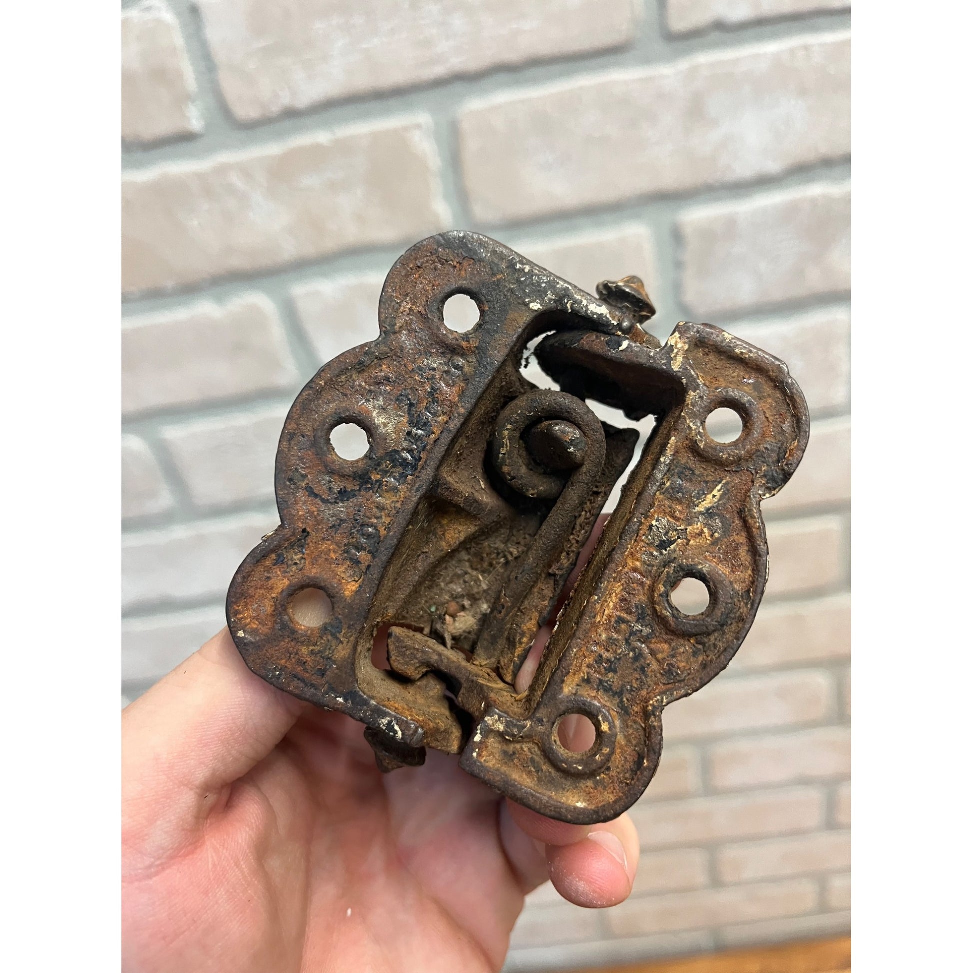 Antique Victorian Cast Metal Screen Door Spring Loaded Hinge Butterfly 3"x3"