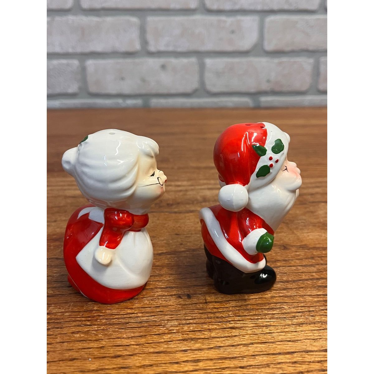 Vintage Santa and Mrs. Claus Kissing Ceramic Salt & Pepper Shaker Set Japan Christmas Tablescaping