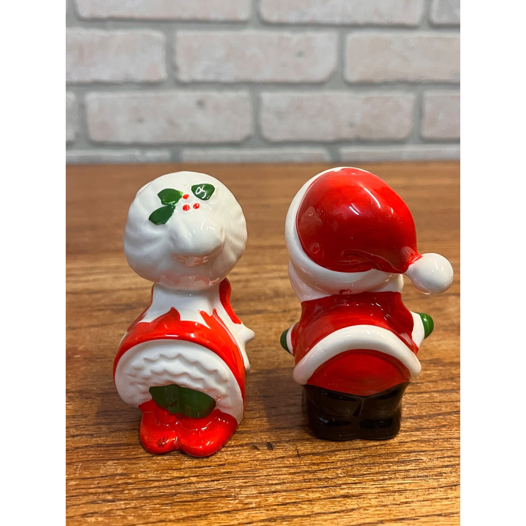 Vintage Santa and Mrs. Claus Kissing Ceramic Salt & Pepper Shaker Set Japan Christmas Tablescaping