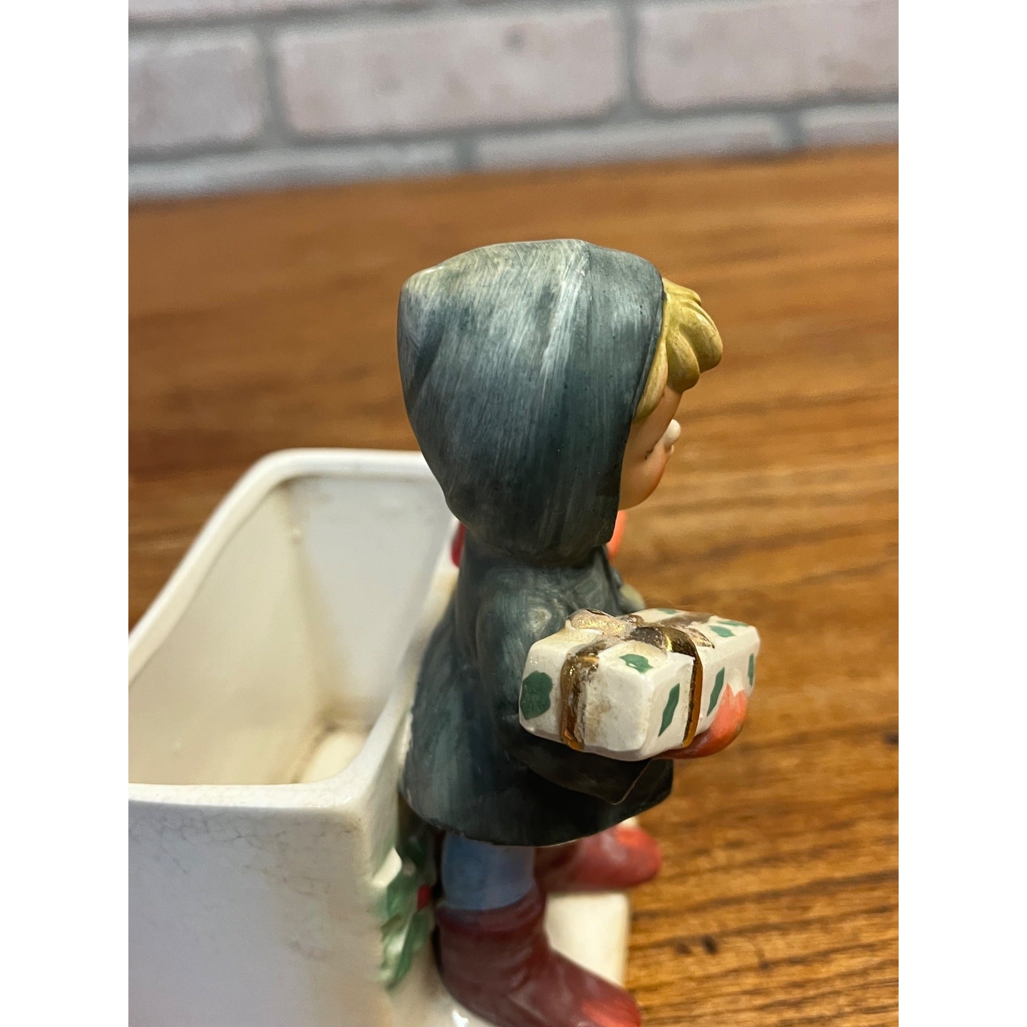 Vintage 1950’s MCM Napcoware Christmas Shopper Girl With Gift Planter Vase X8370