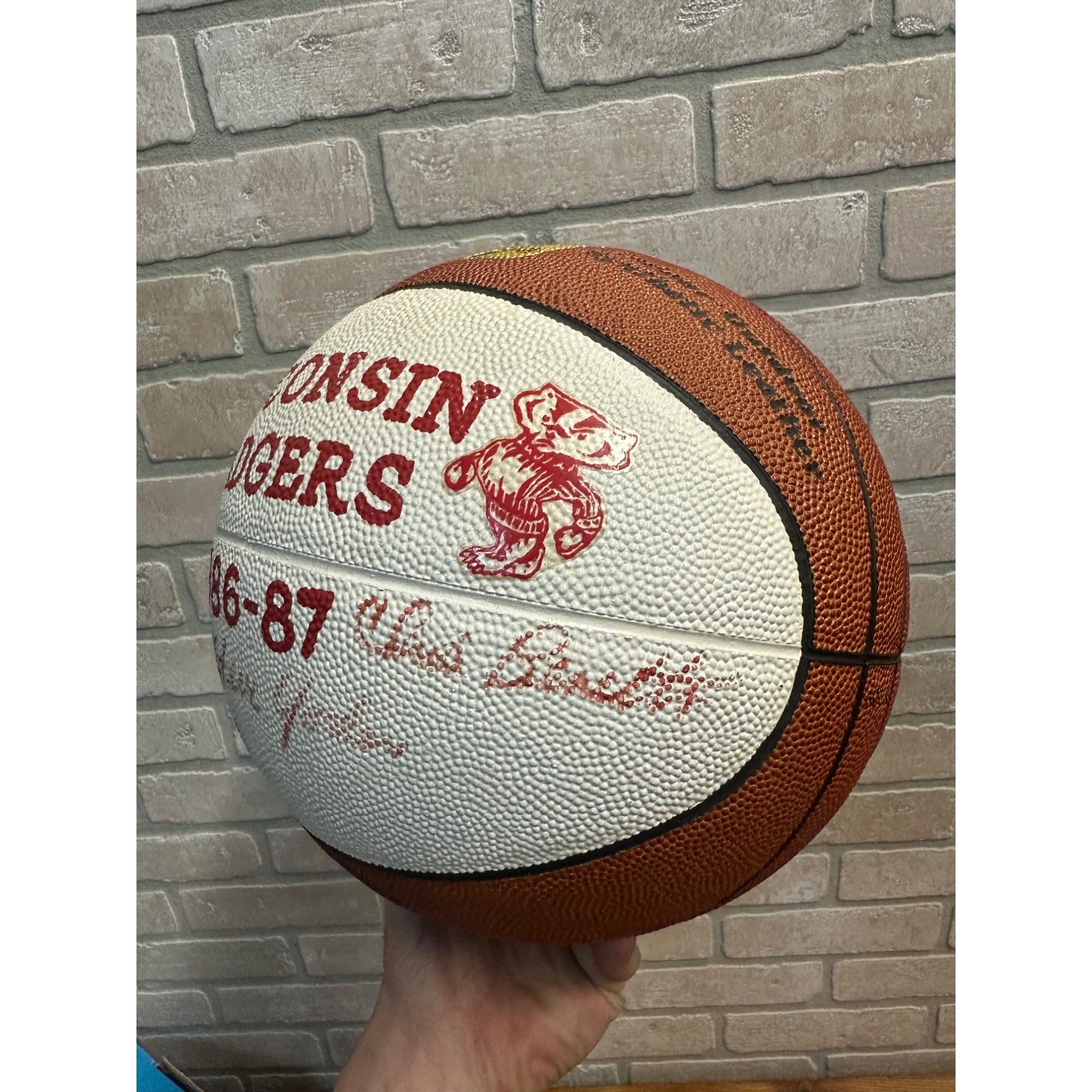 1986-87 Wisconsin Badgers Signed Basketball Coaches Steve Yoder, Ray McCallum ++