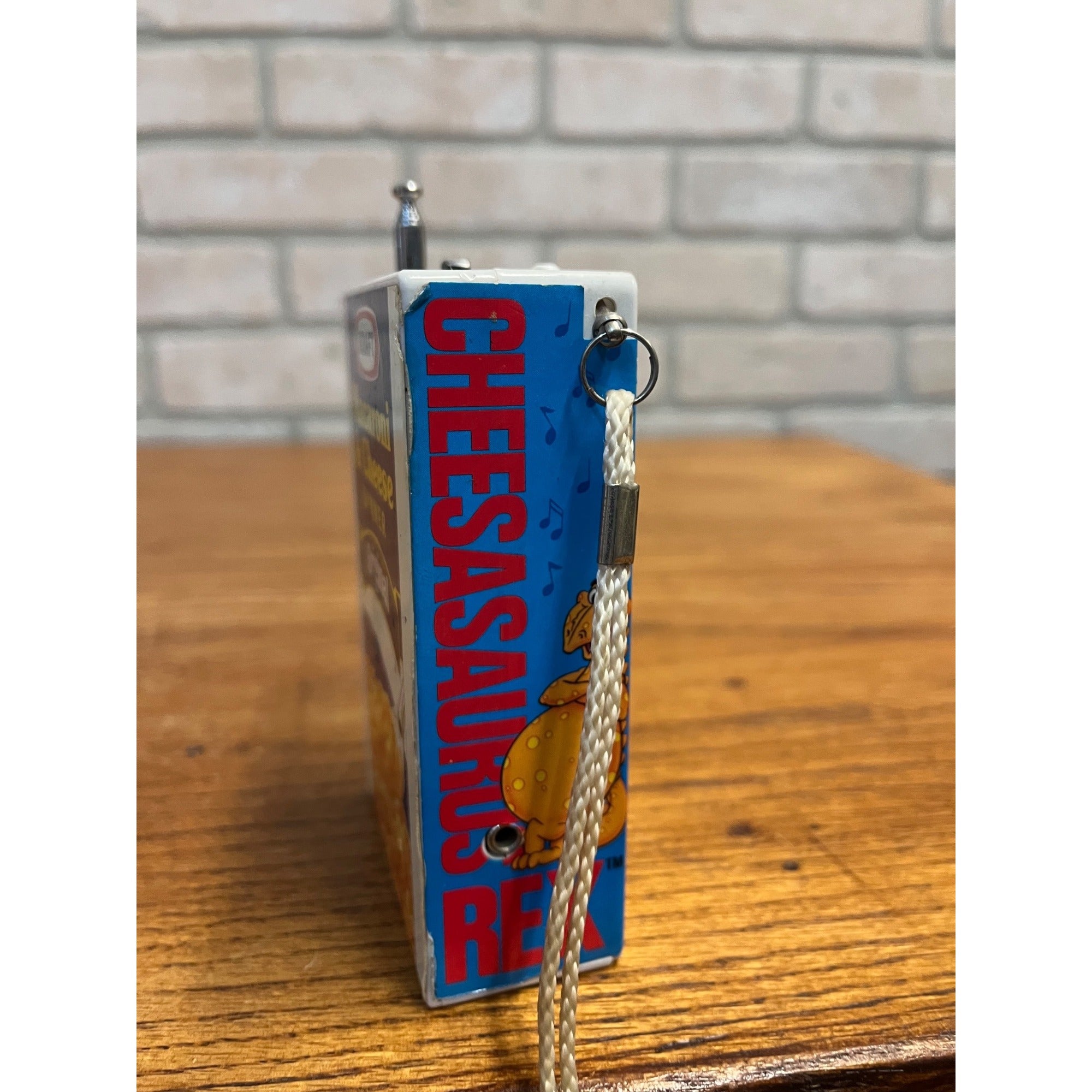 Vintage Kraft Macaroni & Cheese Dinomac Dinner Radio