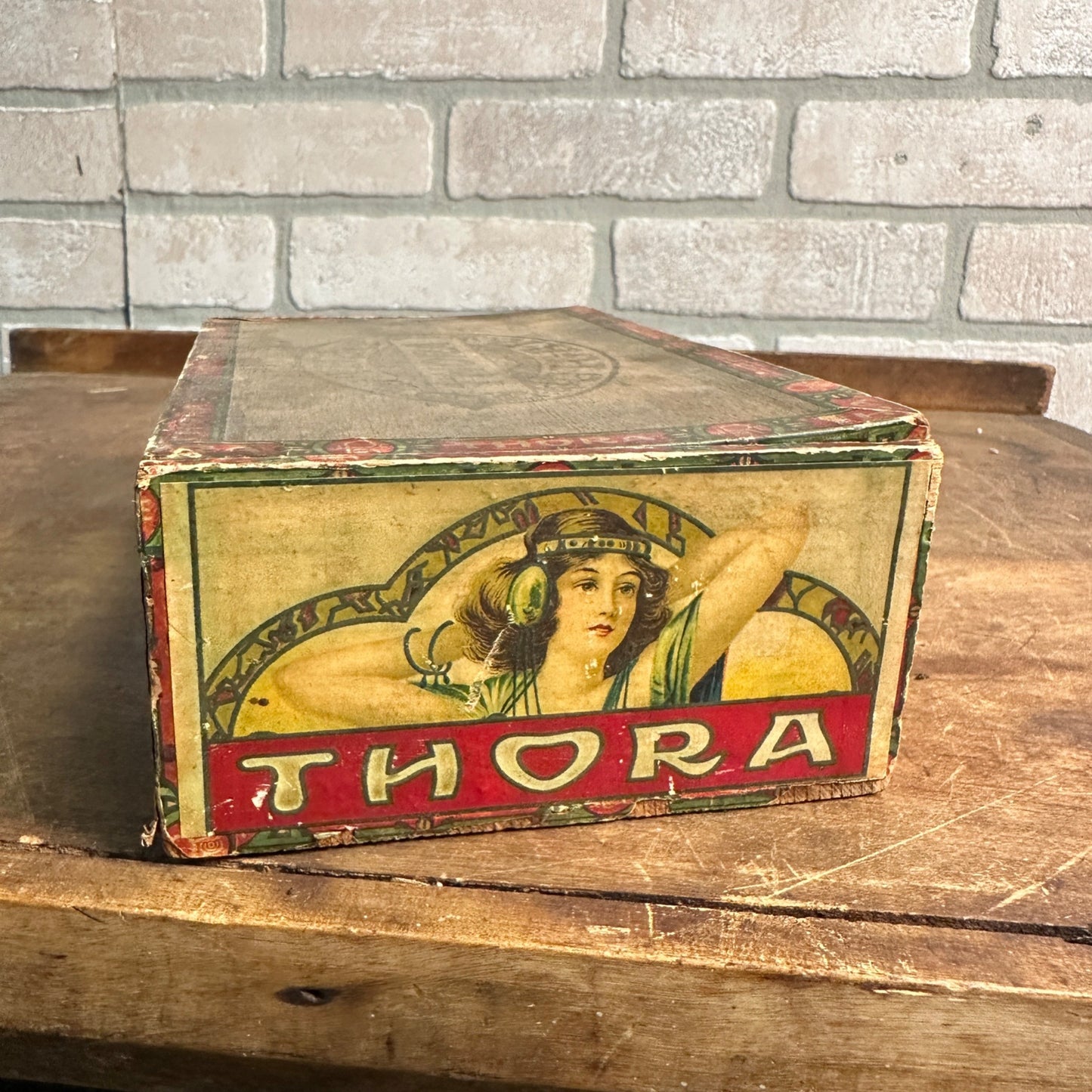 Vintage 1930s Rauh Cigar Co. Milwaukee Wis "Thora" Wooden Box Art Deco