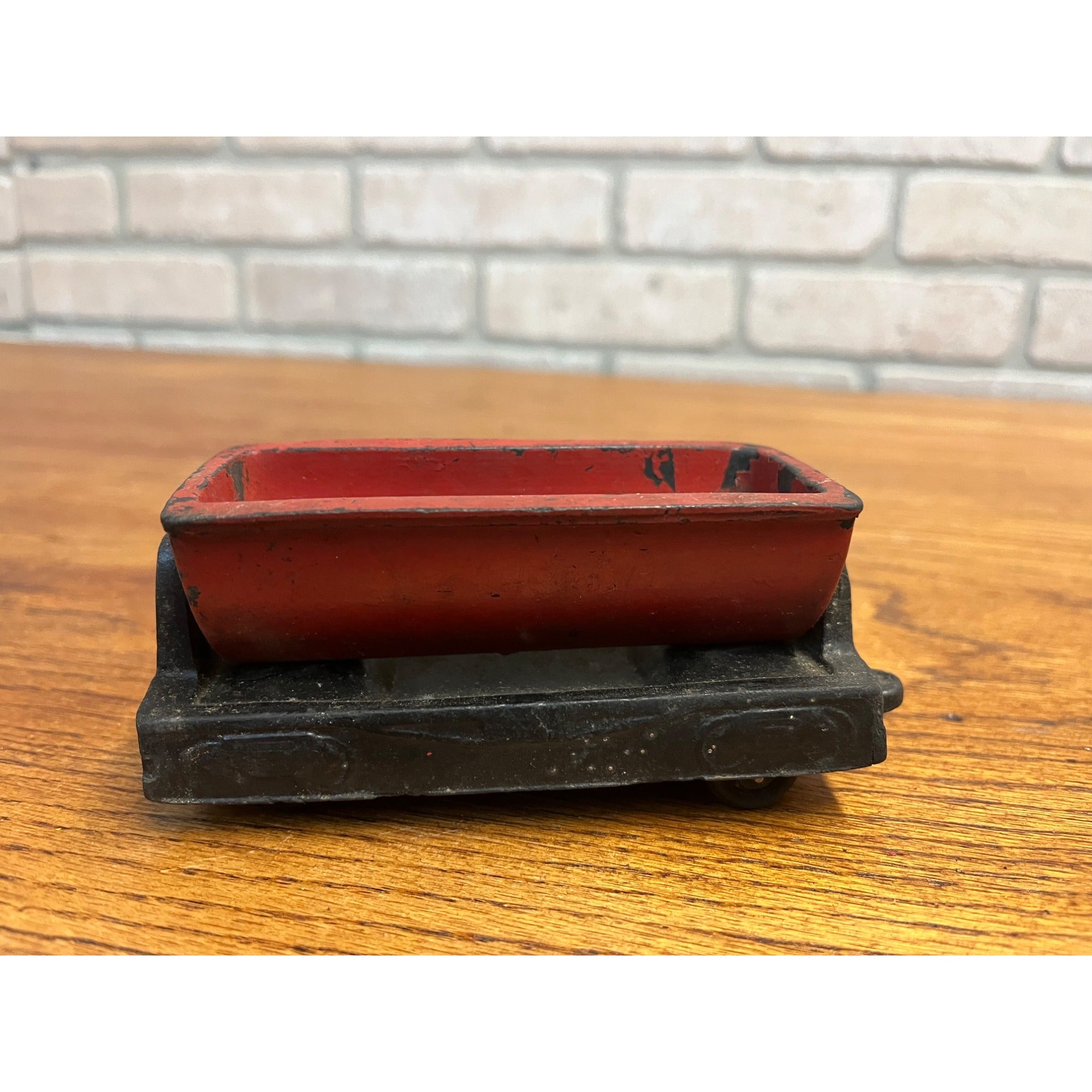 Vintage Auburn Rubber Corp Side Dump Train Railroad Car Red Black - As-Is