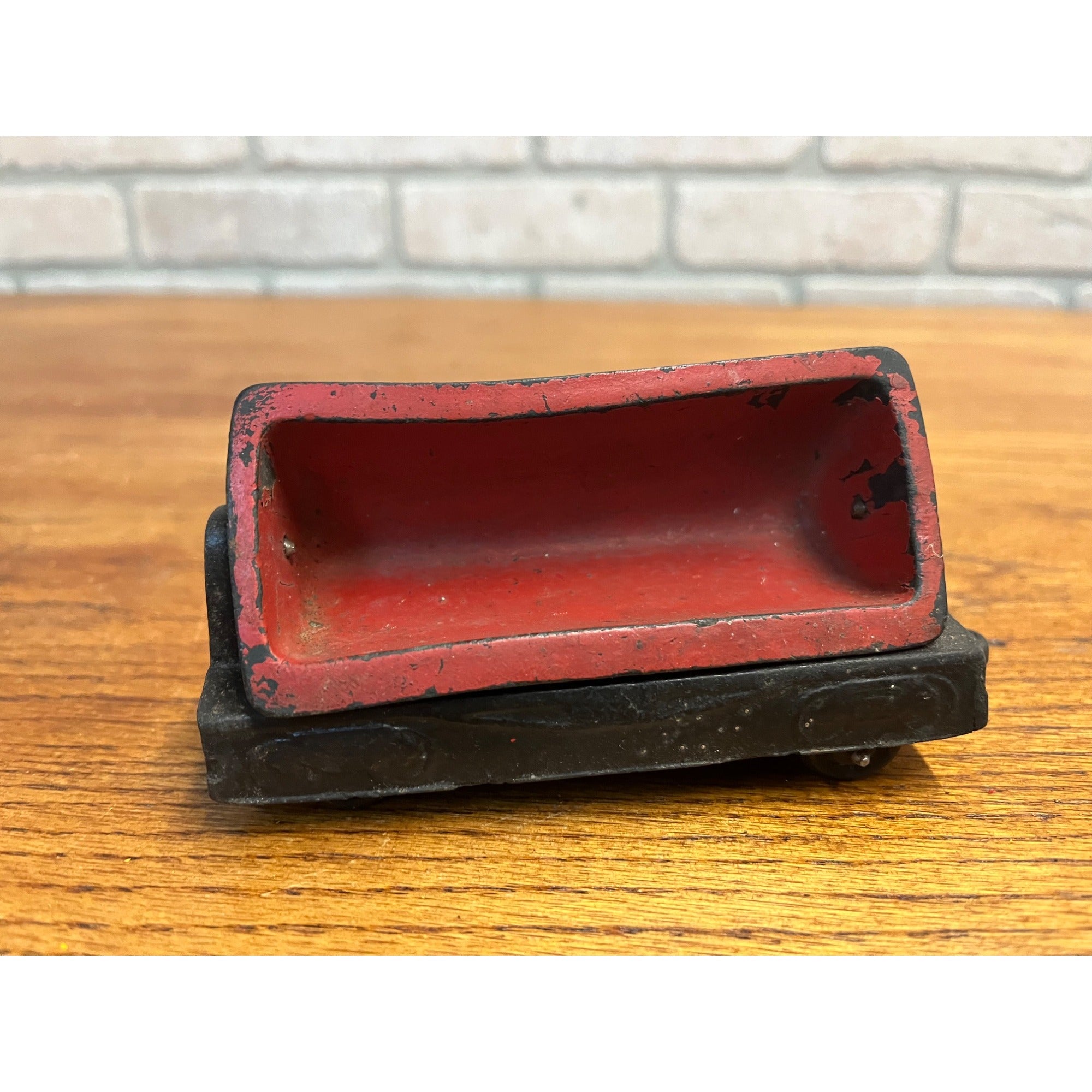 Vintage Auburn Rubber Corp Side Dump Train Railroad Car Red Black - As-Is