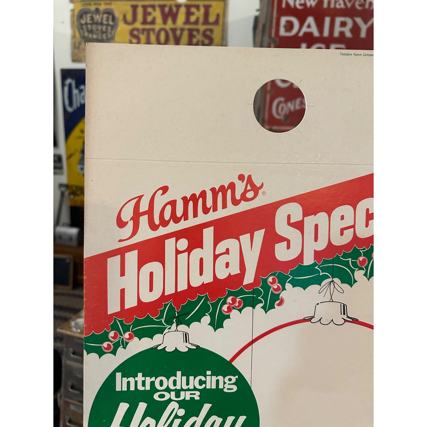 VINTAGE HAMM'S BEER HOLIDAY SPECIAL 8-PAC ADVERTIISNG STORE DISPLAY CHRISTMAS