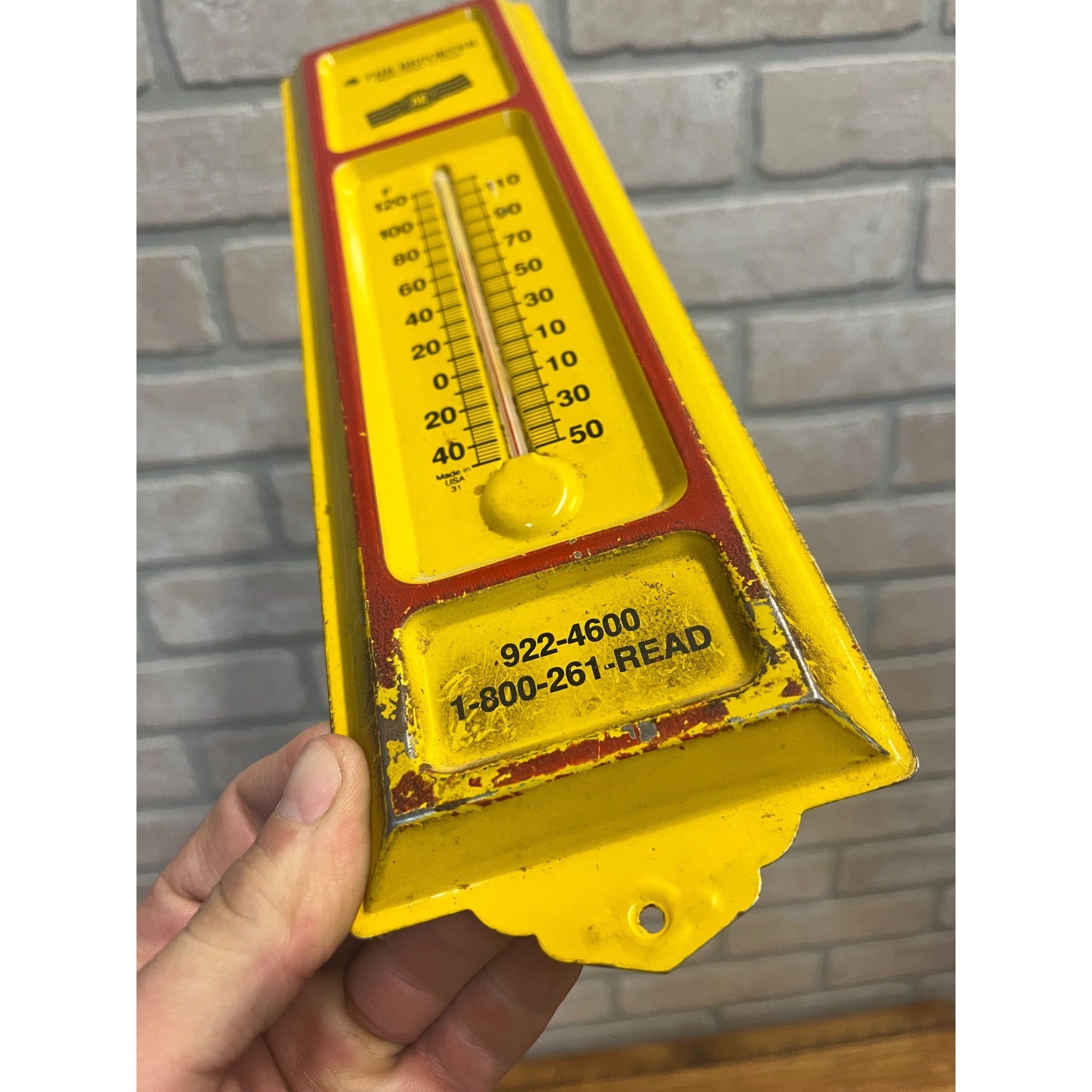Vintage The Reporter Newspaper Advertising Thermometer Sign Fond du Lac Wisconsin