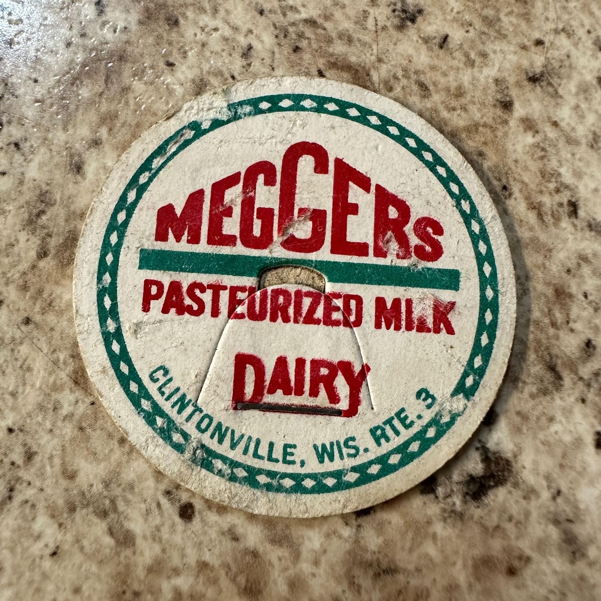 VINTAGE MEGGERS DAIRY CLINTONVILLE WIS MILK  BOTTLE CAP